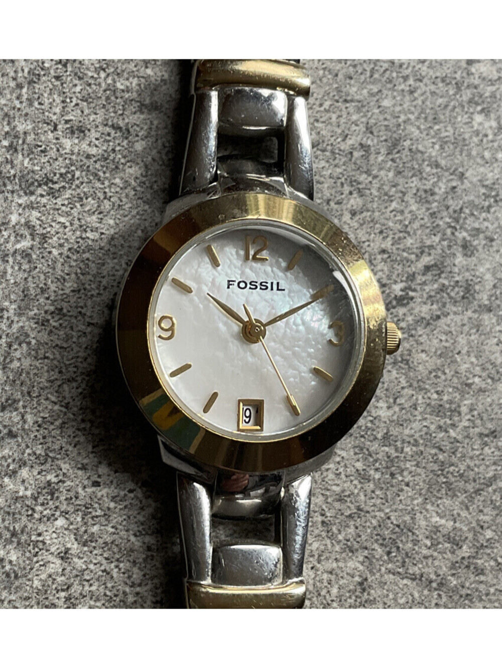 Beautiful Fossil Womens Watch ES1005 Two Tone Case/Band W/Mother of Pearl Dial L
